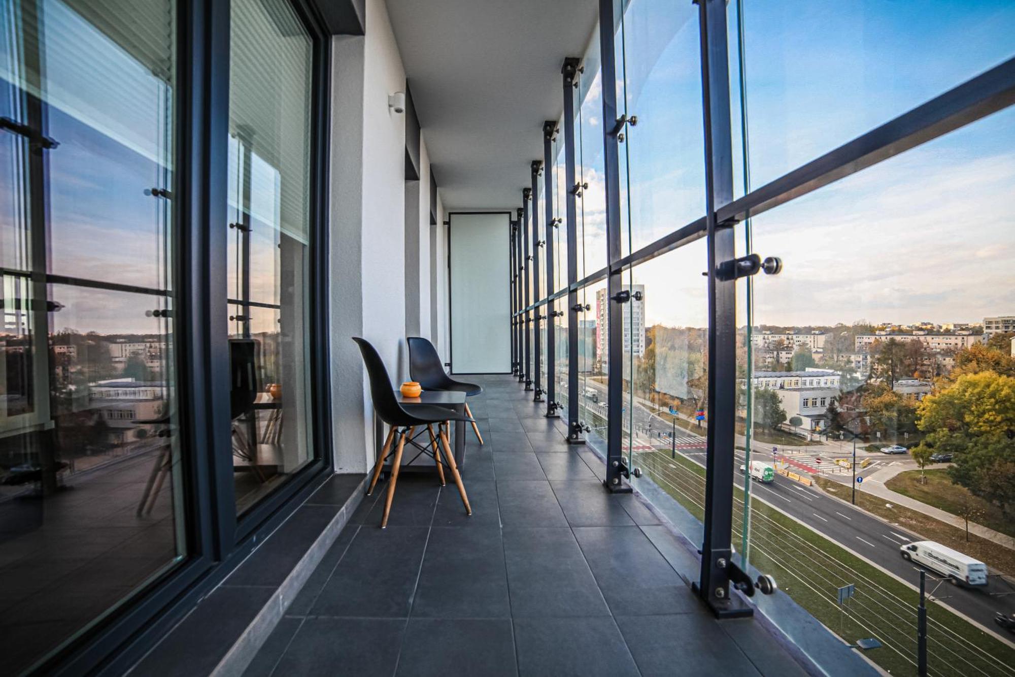 Big City Life Apartments - Bliska Wola Tower A Варшава Екстер'єр фото